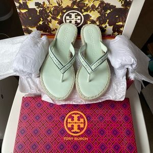Tory Burch Ribbon Thong Espadrille Butter Meadow Mist/Perfect Navy Size 5 NWB